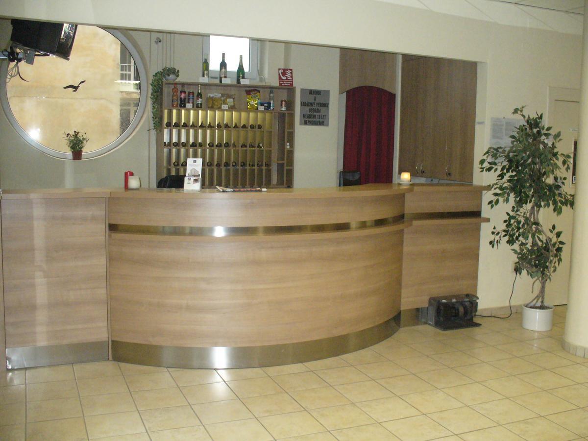 Hotel Morava Uherske Hradiste Luaran gambar