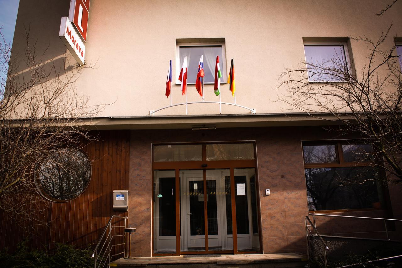 Hotel Morava Uherske Hradiste Luaran gambar
