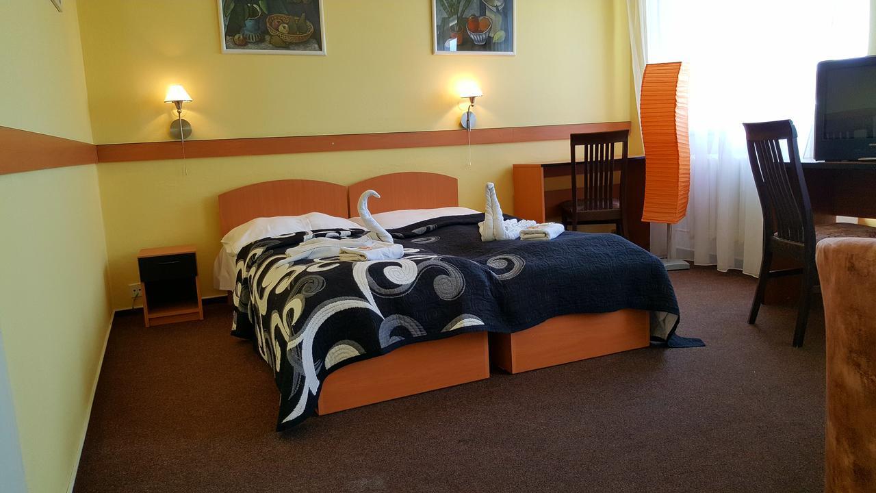 Hotel Morava Uherske Hradiste Luaran gambar