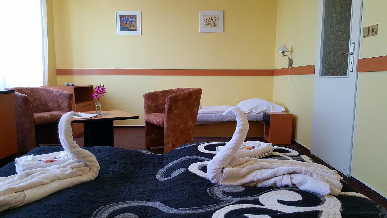 Hotel Morava Uherske Hradiste Luaran gambar